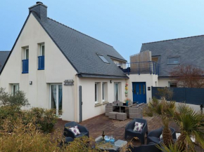 Holiday home with jacuzzi close to the beach, Plouarzel